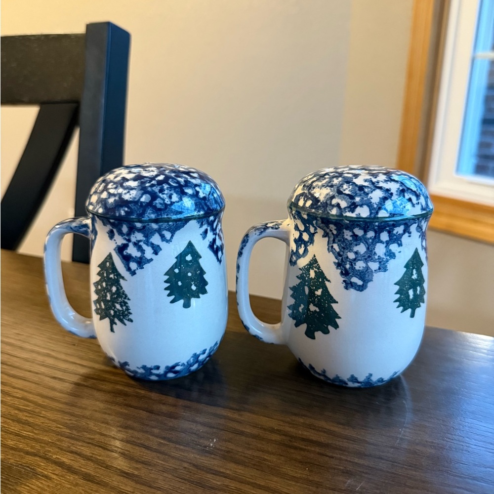 Folkcraft by Tienshan Stoneware Cabin in the Snow Salt and Pepper Shakers